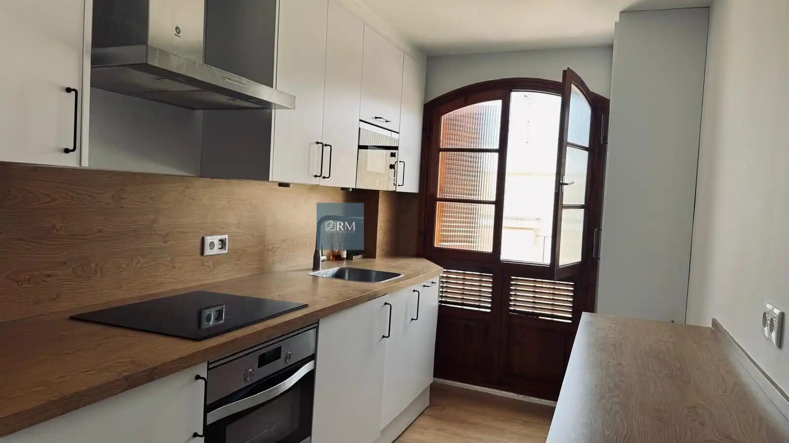Küche von Wohnung zur Miete in Sanlúcar de Barrameda mit Klimaanlage, Parkett und Balkon