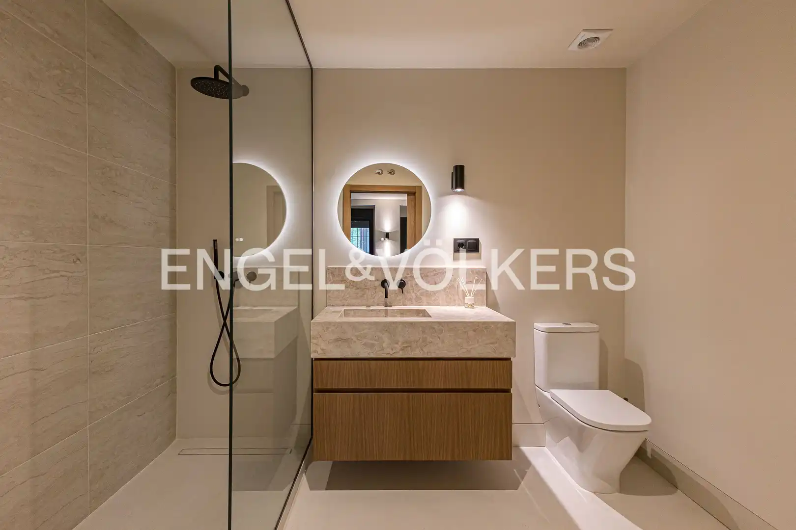 Baño de Piso en venta en Madrid con Aire acondicionado, Calefacción y Terraza