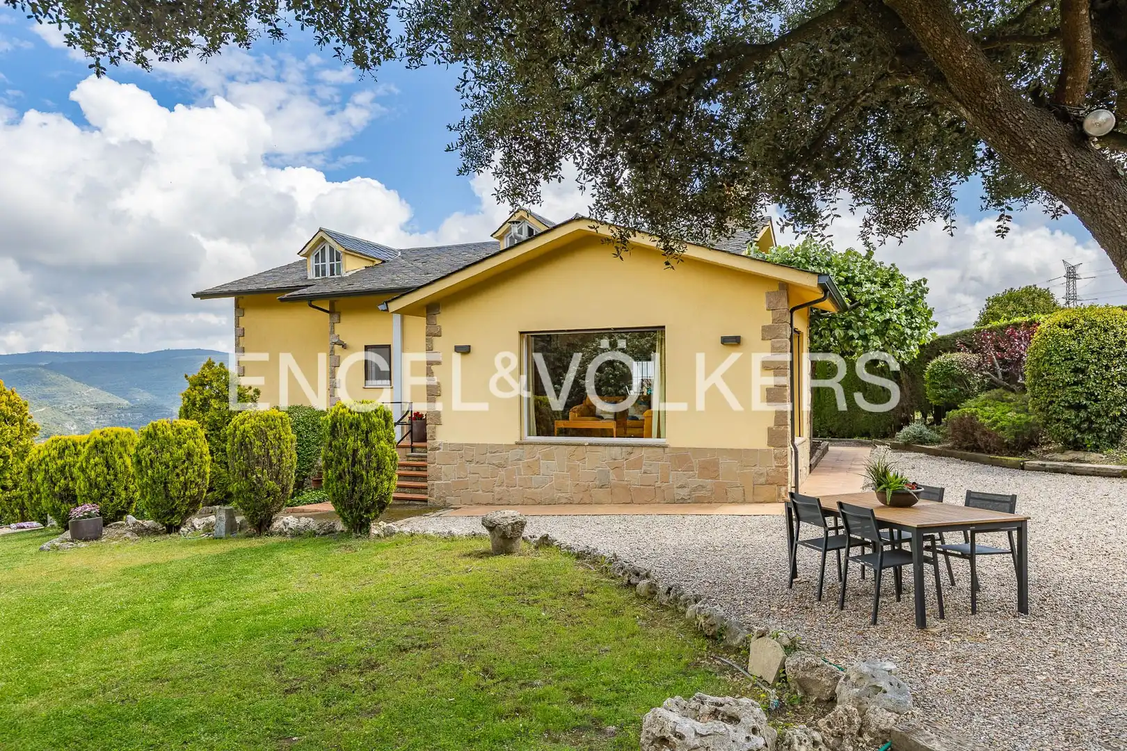 Vista exterior de Casa o chalet en venta en Sant Quirze Safaja con Calefacción, Jardín privado y Terraza