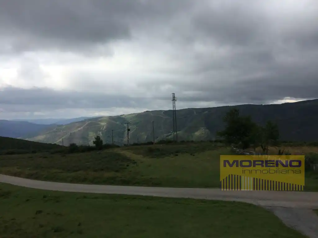 Vista exterior de Casa o xalet en venda en Navia de Suarna amb Terrassa