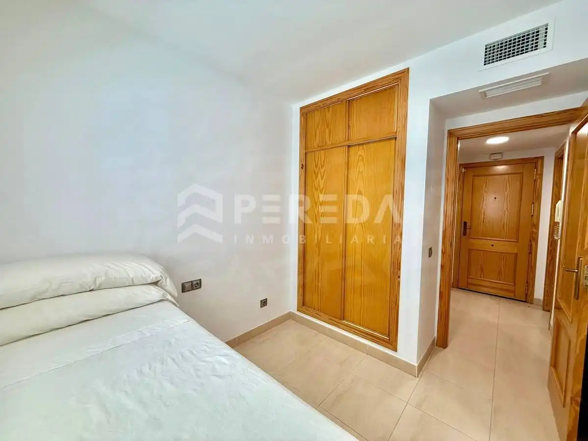 Schlafzimmer von Wohnungen zum Verkauf in Roquetas de Mar mit Terrasse, Möbliert und Gemeinschaftspool