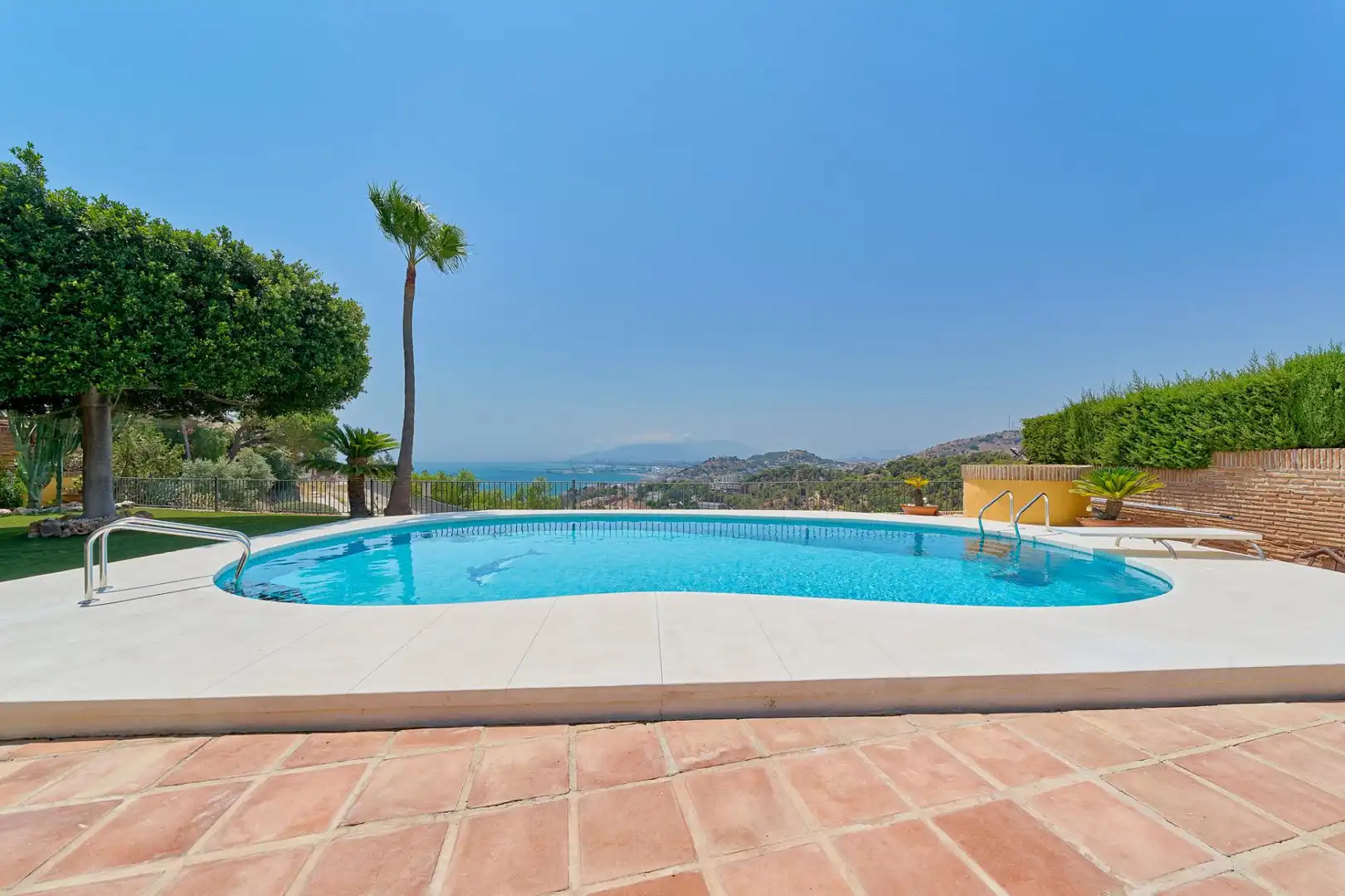 Piscina de Casa o xalet de lloguer en Málaga amb Aire condicionat, Calefacció i Jardí privat
