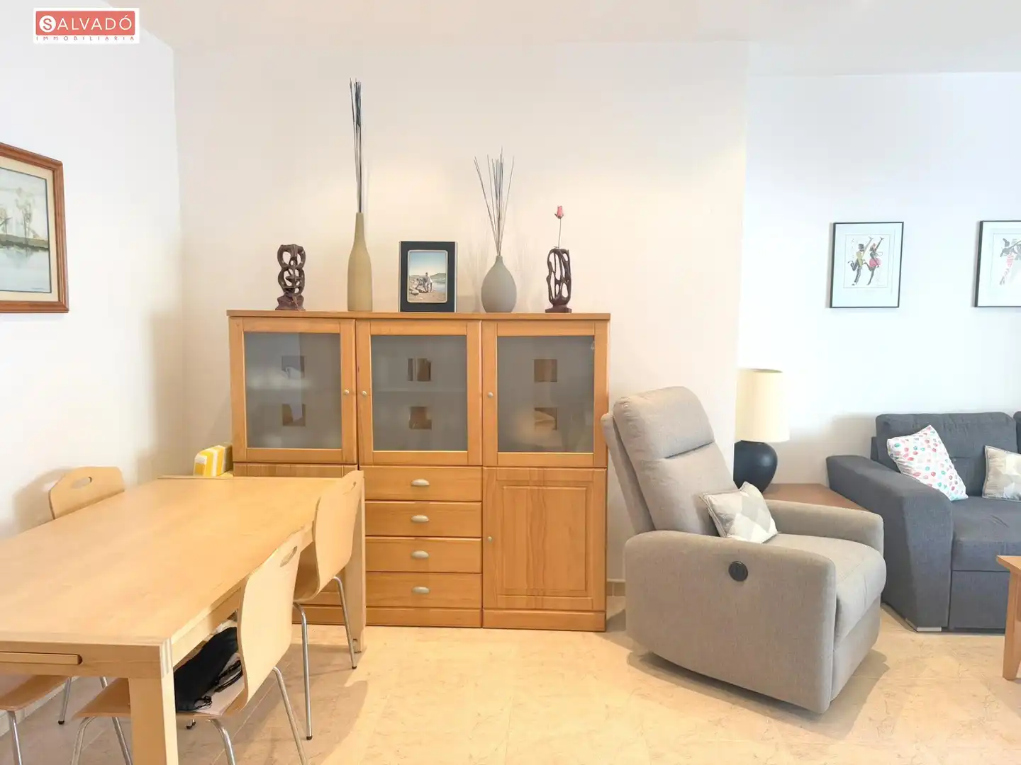 Wohnzimmer von Wohnung zum Verkauf in Calafell mit Klimaanlage, Privatgarten und Terrasse