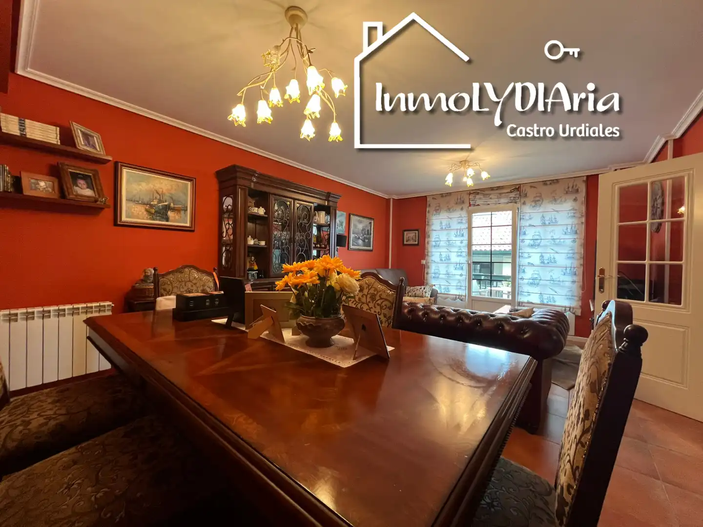 Comedor de Casa o chalet en venta en Castro-Urdiales con Calefacción, Jardín privado y Parquet