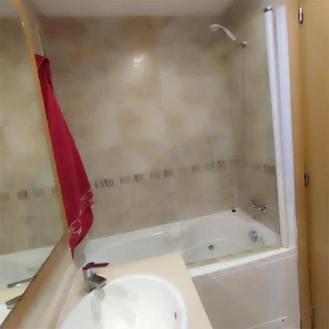 Bany de Pis en venda en Oropesa del Mar / Orpesa amb Aire condicionat, Piscina i Balcó