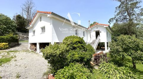 Casa independiente con gran parcela junto a la Playa de Usil en Miengo