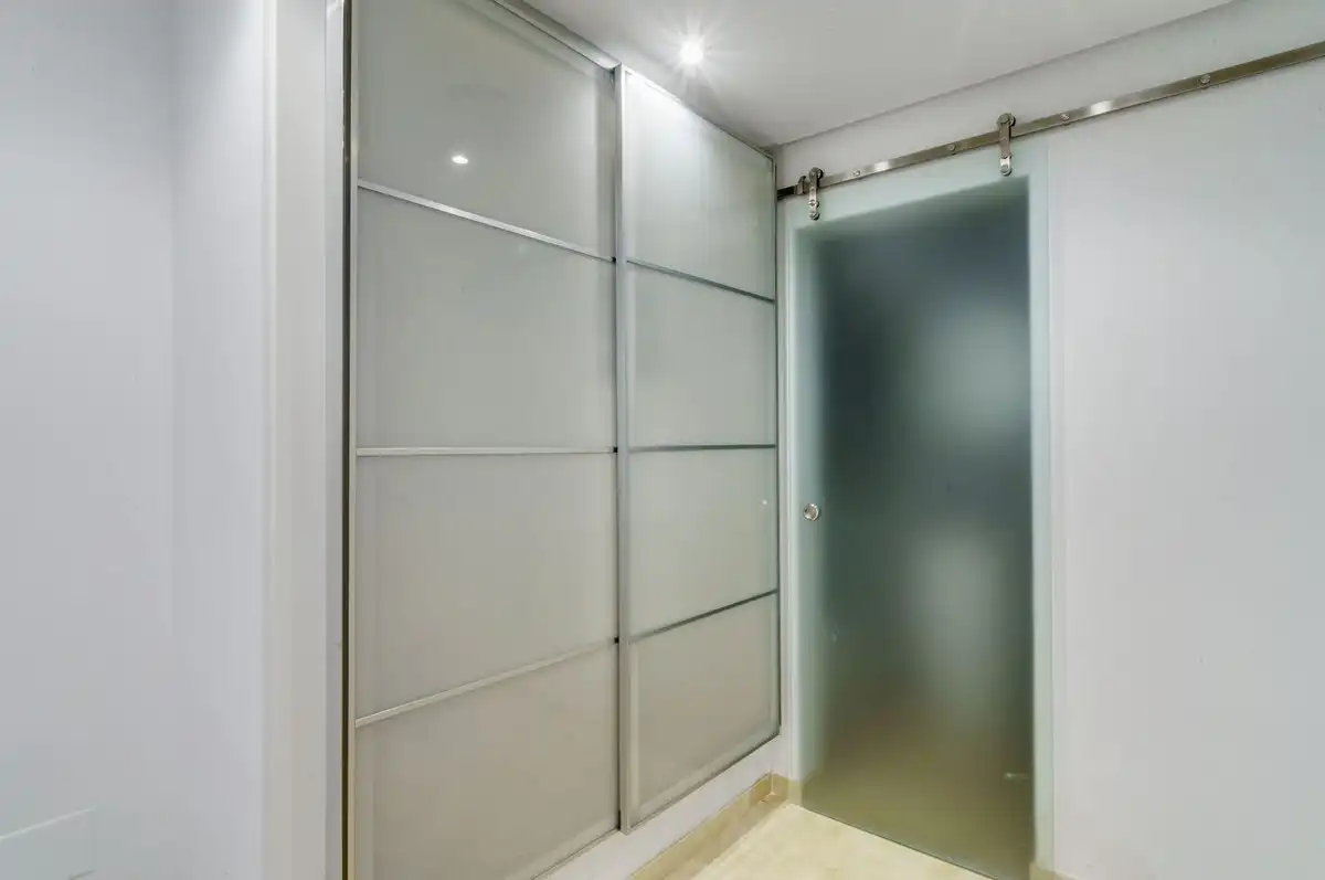 Planta baja de alquiler en Estepona con Aire acondicionado, Terraza y Piscina comunitaria