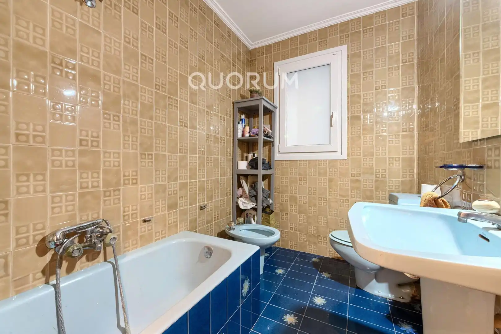 Baño de Piso en venta en Basauri  con Calefacción, Terraza y Balcón