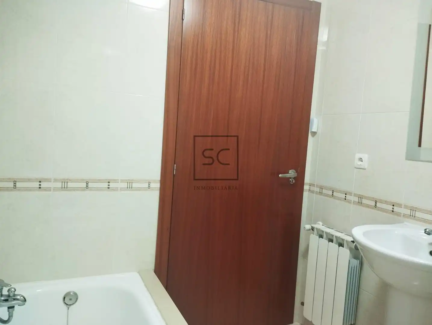 Badezimmer von Wohnung zur Miete in Narón mit Heizung und Balkon