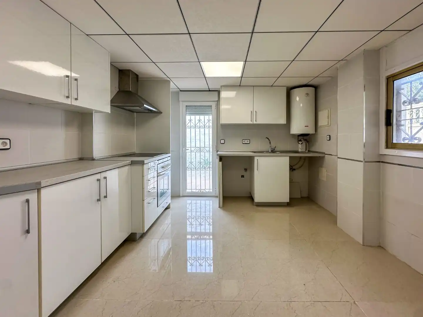 Cocina de Casa o chalet en venta en Cambrils con Aire acondicionado, Calefacción y Jardín privado