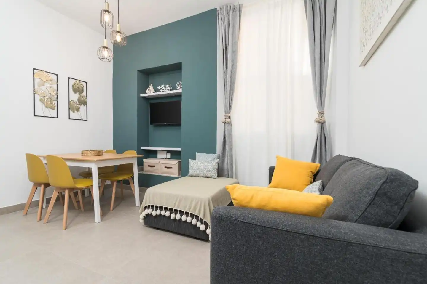 Flat for rent in Calle Carretería, La Goleta - San Felipe Neri