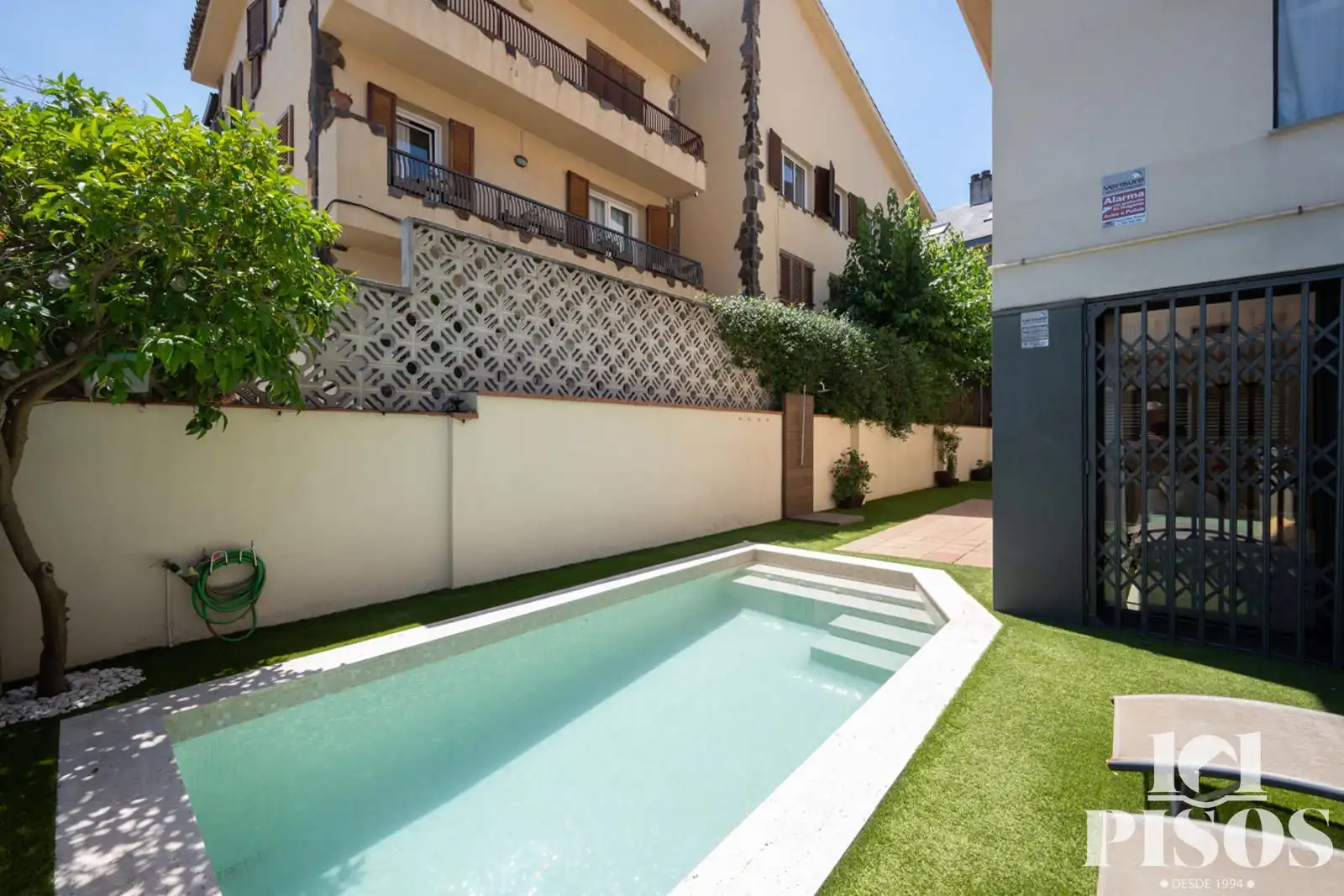 Piscina de Dúplex en venta en Sant Cugat del Vallès con Aire acondicionado, Calefacción y Jardín privado