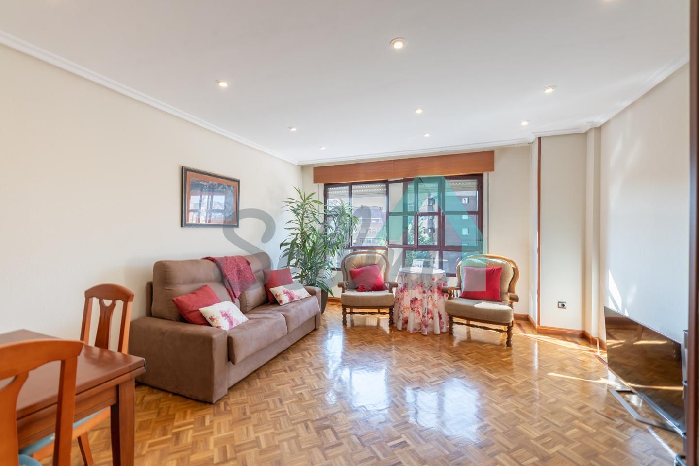 Living room of Flat to rent in Oviedo   with Heating, Parquet flooring and Terrace