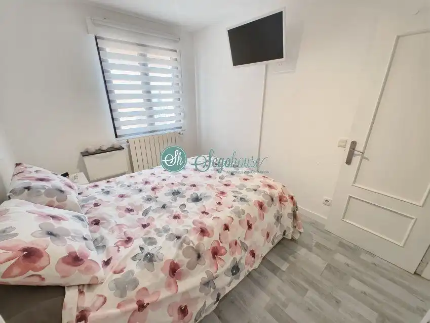 Habitación de Piso en venta en Torrecaballeros con Calefacción, Terraza y Amueblado