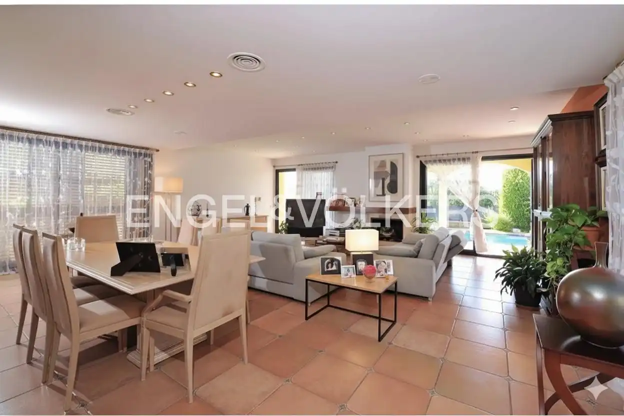 Living room of Houses for sale in El Vendrell  with Air Conditioner, Heating and Private garden