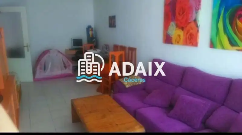 Living room of Flat for sale in Cáceres  with Terrace and Furnished