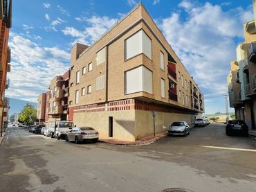 Local comercial en venta en Calle Infanta Cristina