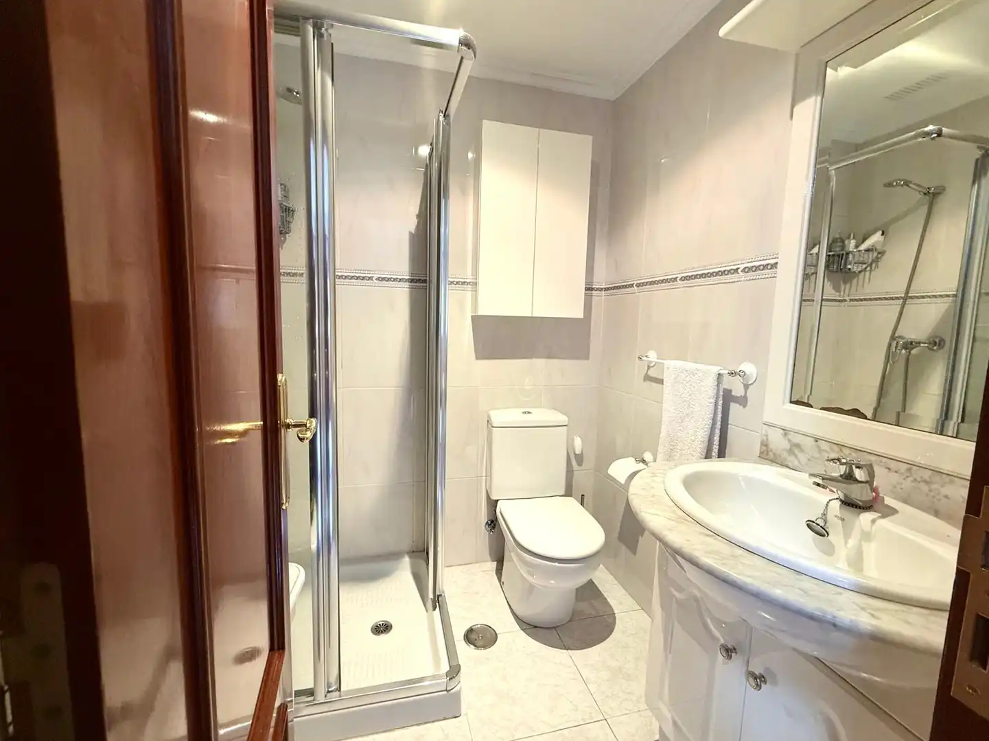 Bathroom of Duplexes for sale in Ourense Capital   with Heating, Parquet flooring and Storage room