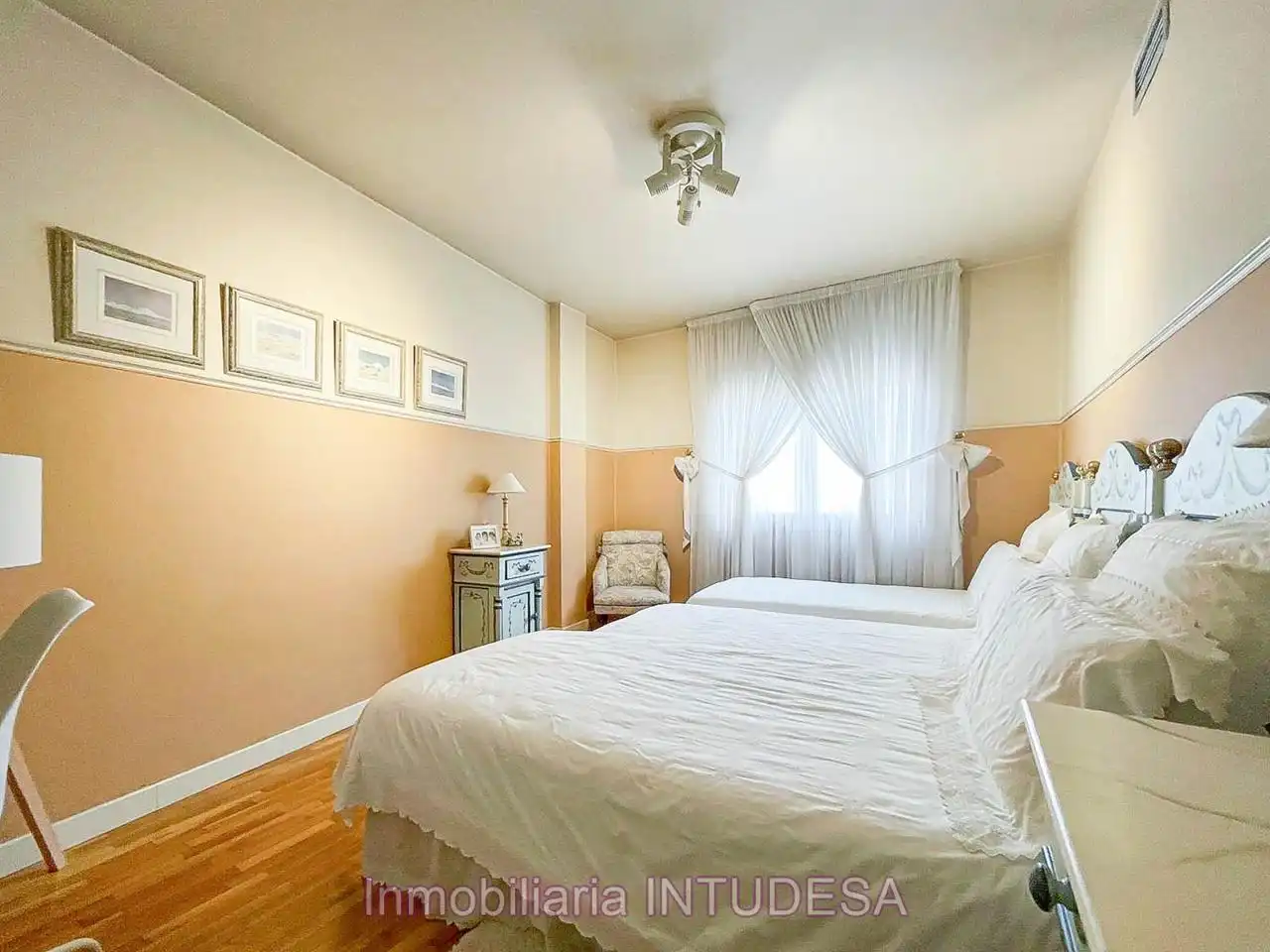 Dúplex en venta en Capuchinos, Centro