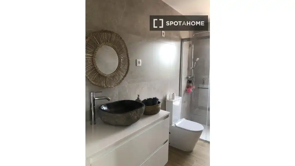 Bathroom of Flat for share in Rubí  with Air Conditioner, Heating and Furnished