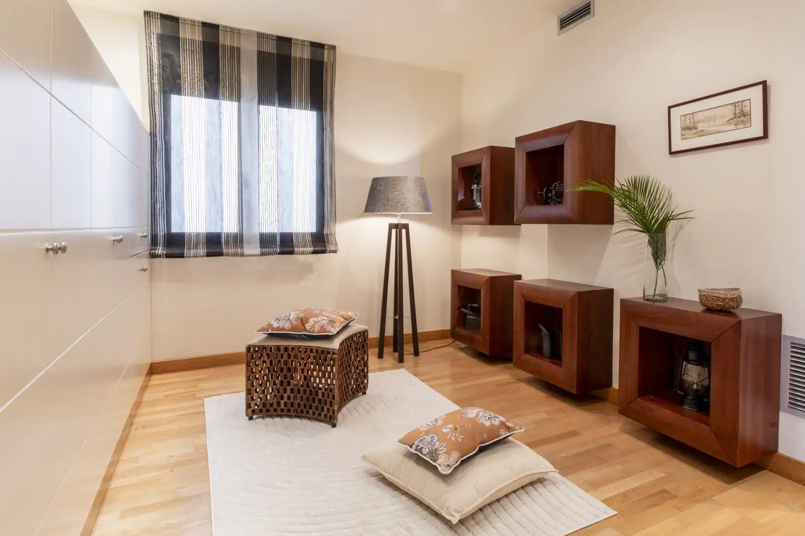 Living room of Attic for sale in Figueres  with Heating, Terrace and Furnished