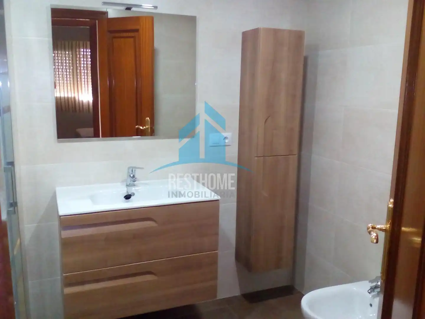 Baño de Apartamento de alquiler en Cullera con Terraza, Amueblado y Piscina comunitaria