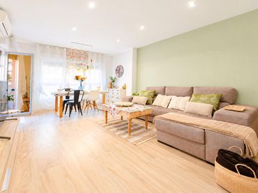 Flat with balcony for sale in Calle PADRE FERRIS 41