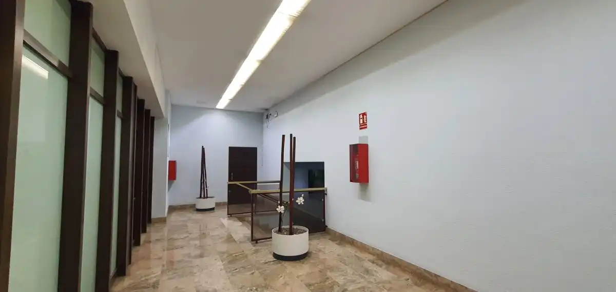 Büro zum Verkauf in Tarragona mit Klimaanlage, Heizung und Terrasse