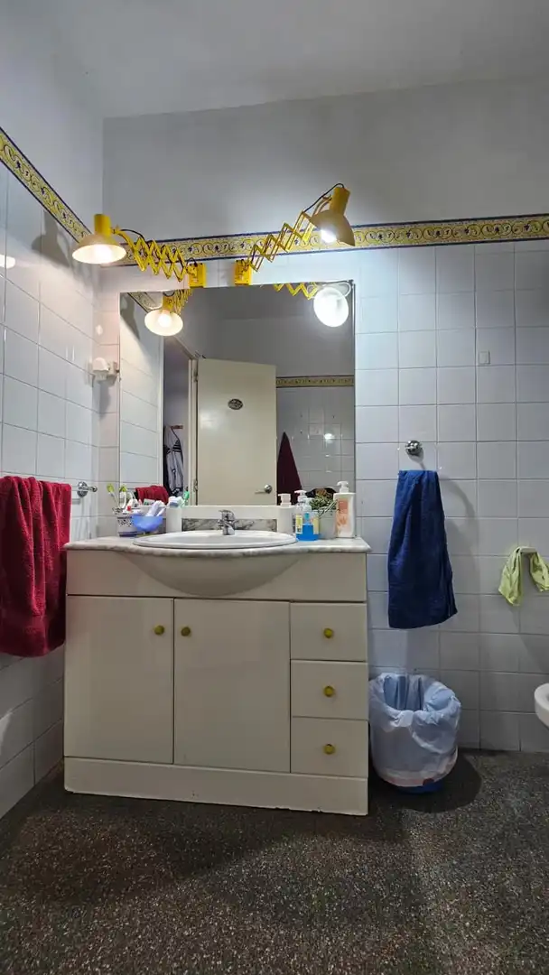 Bany de Àtic en venda en Barcelona amb Moblat