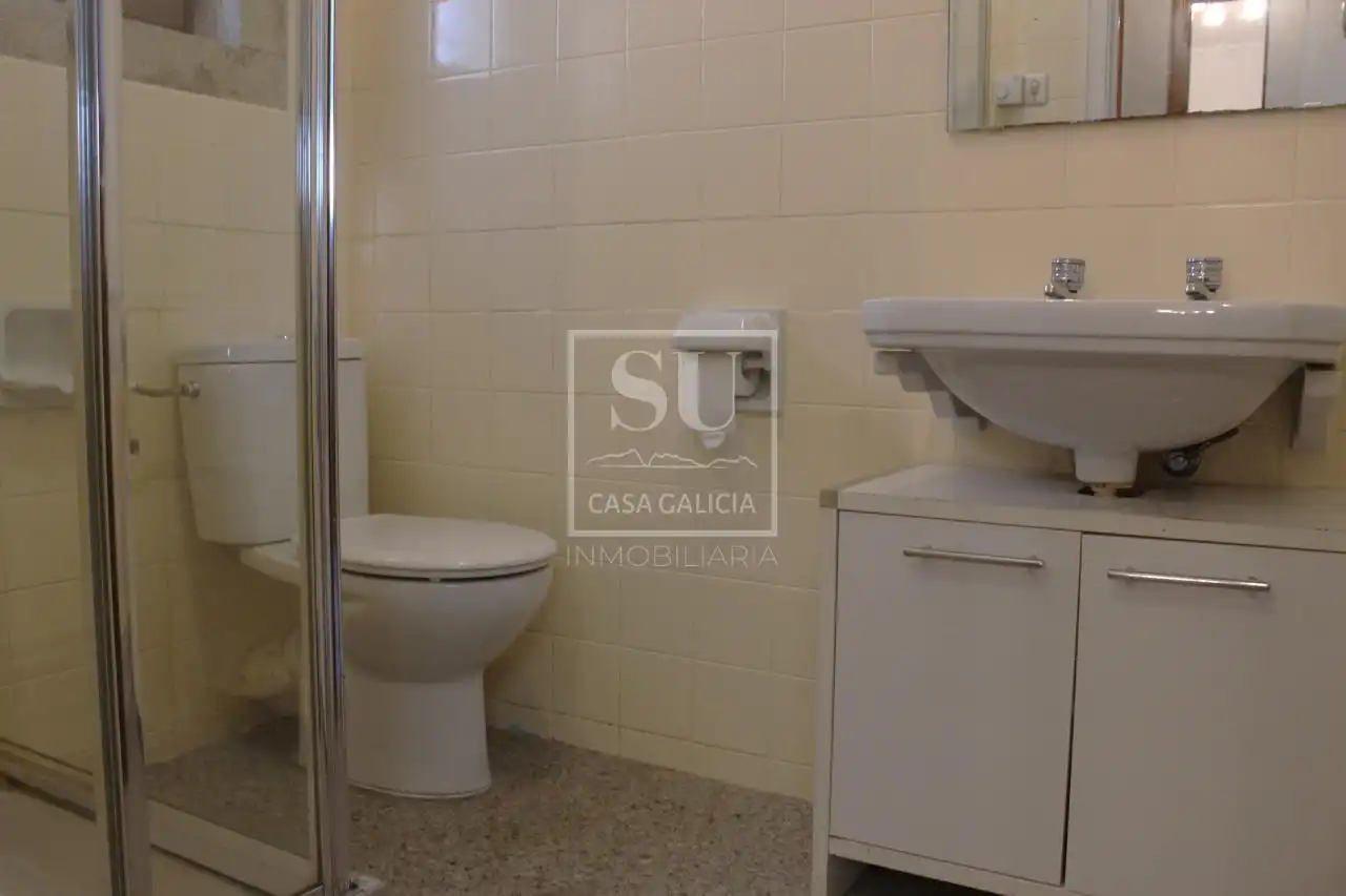Bany de Casa o xalet en venda en Nigrán amb Calefacció, Jardí privat i Terrassa