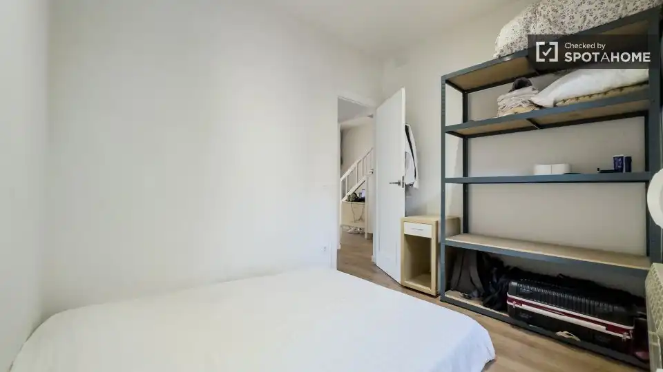 Bedroom of Flat for rent in Barcelona  with Air Conditioner, Heating and Furnished
