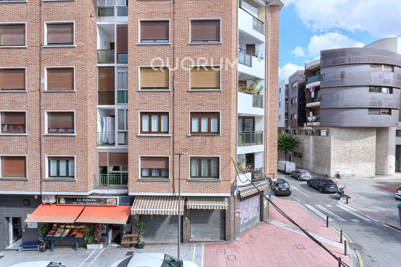 Vista exterior de Piso en venta en Basauri  con Calefacción y Balcón