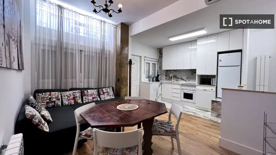 Küche von Wohnung zur Miete in Madrid mit Klimaanlage, Heizung und Möbliert