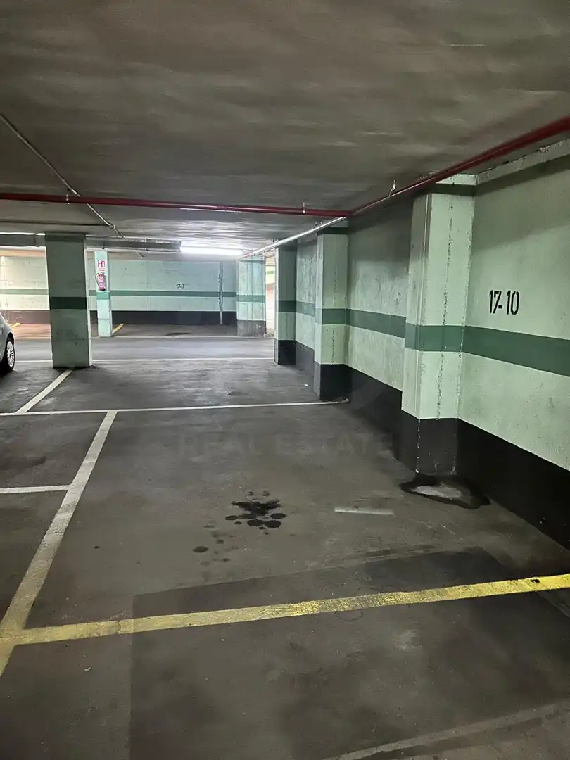 Parkplatz von Garage zum Verkauf in Madrid