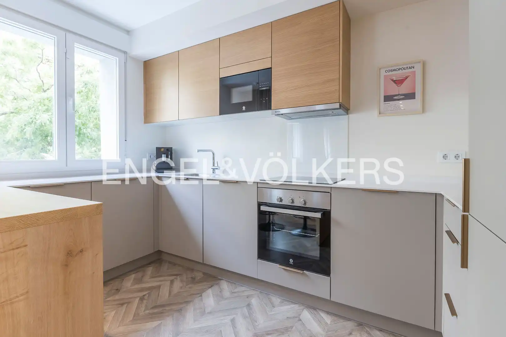 Kitchen of Flat for sale in Madrid  with Air Conditioner, Heating and Parquet flooring