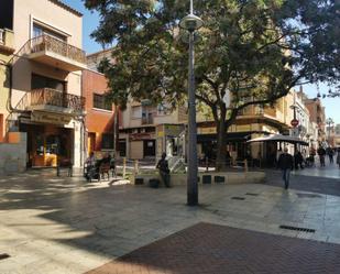 Vista exterior de Casa o xalet en venda en Gavà amb Jardí privat