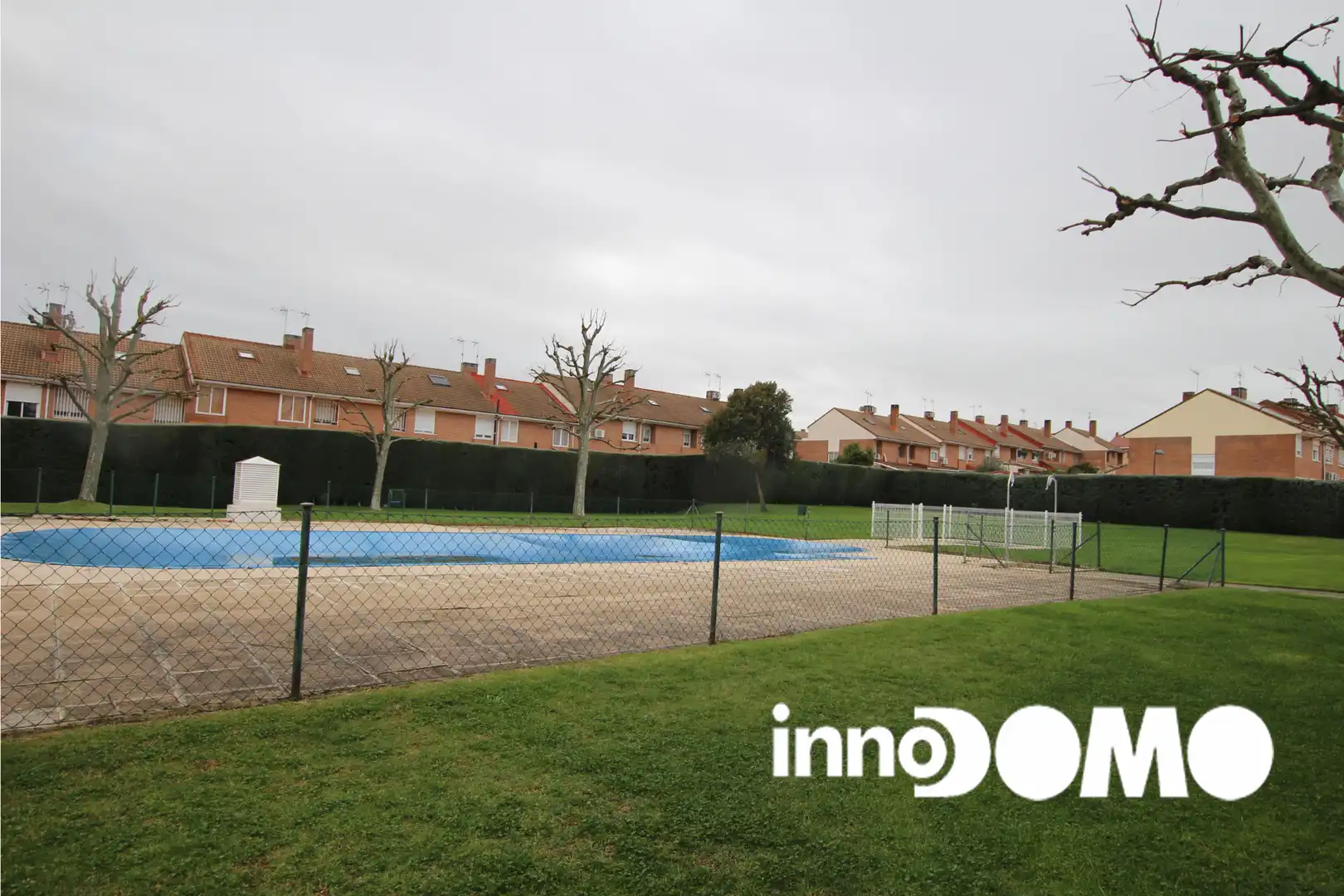 Piscina de Casa adosada en venda en Moraleja de Enmedio amb Calefacció, Jardí privat i Parquet