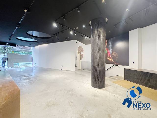 Local comercial en Alquiler en Calle Menéndez Valdés, 4 en Barrio del Centro