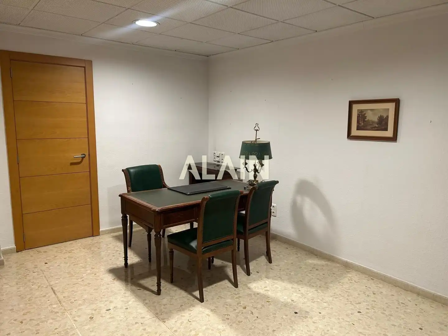Commercial properties for rent in Valencia  with Air Conditioner and Furnished