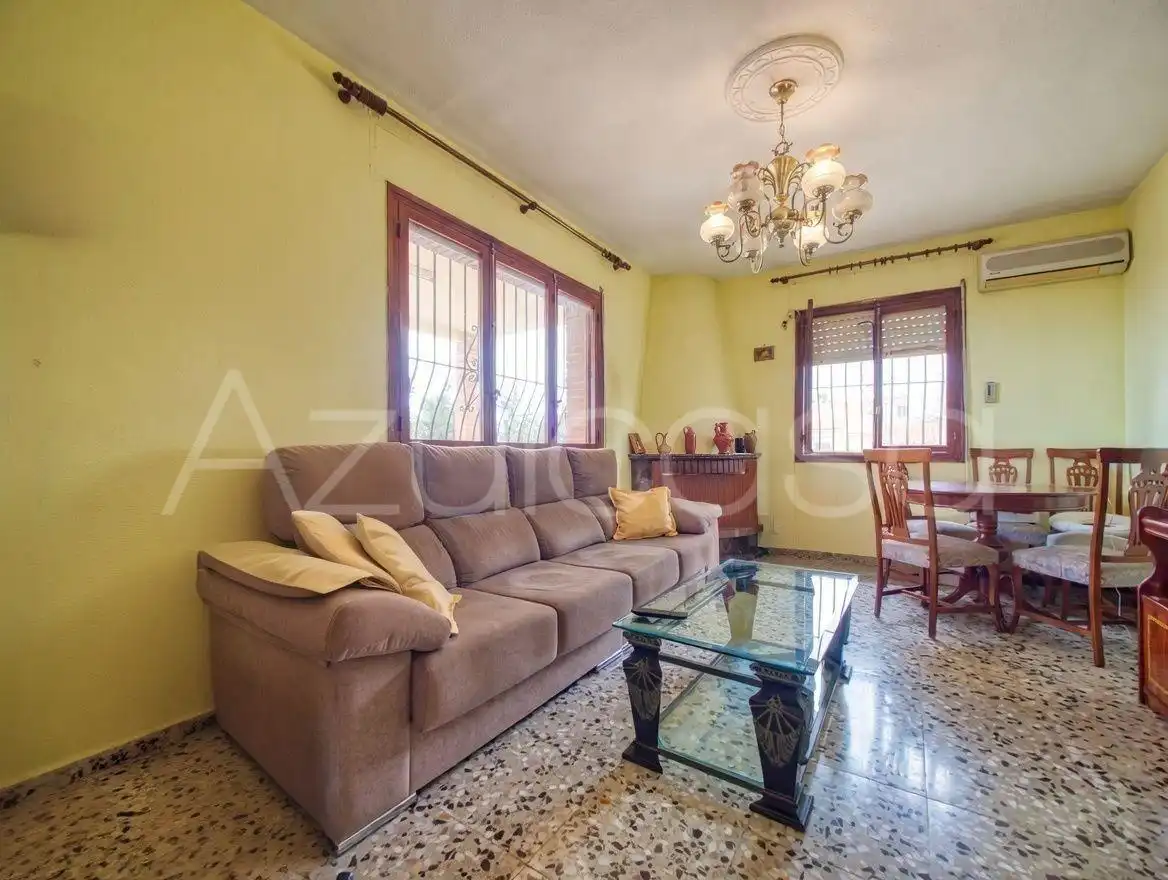 Sala d'estar de Casa o xalet en venda en Alicante / Alacant amb Aire condicionat, Terrassa i Traster