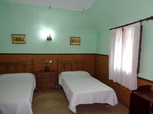 Casa adosada en Venta en Calle Retamar en Romangordo