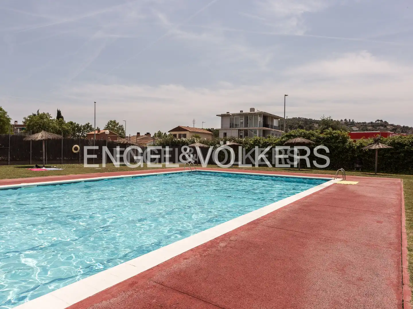 Piscina de Casa o xalet en venda en Cerdanyola del Vallès amb Aire condicionat, Calefacció i Jardí privat
