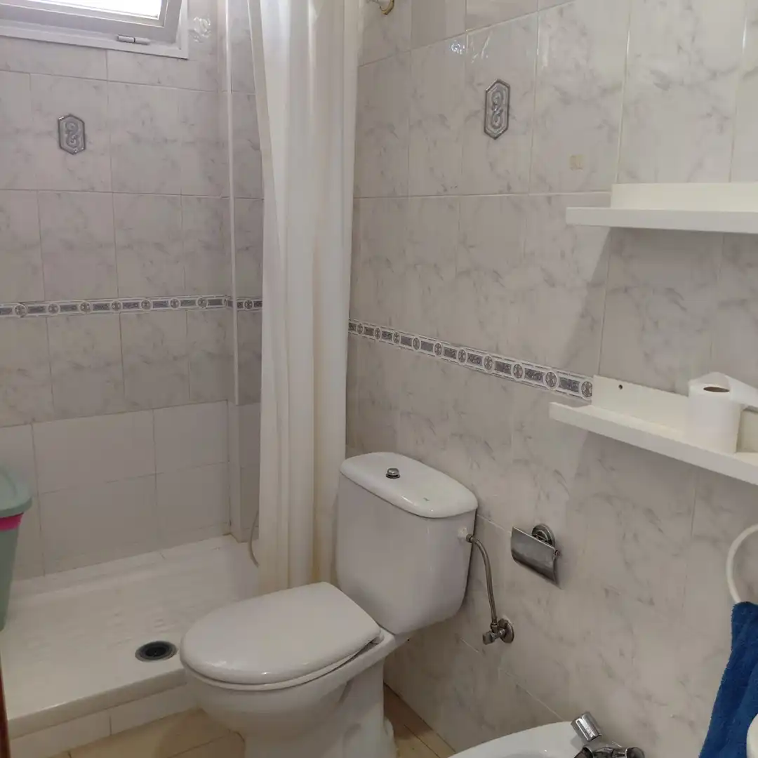 Bathroom of Apartments for rent in Zaragoza  with Heating, Furnished and Oven