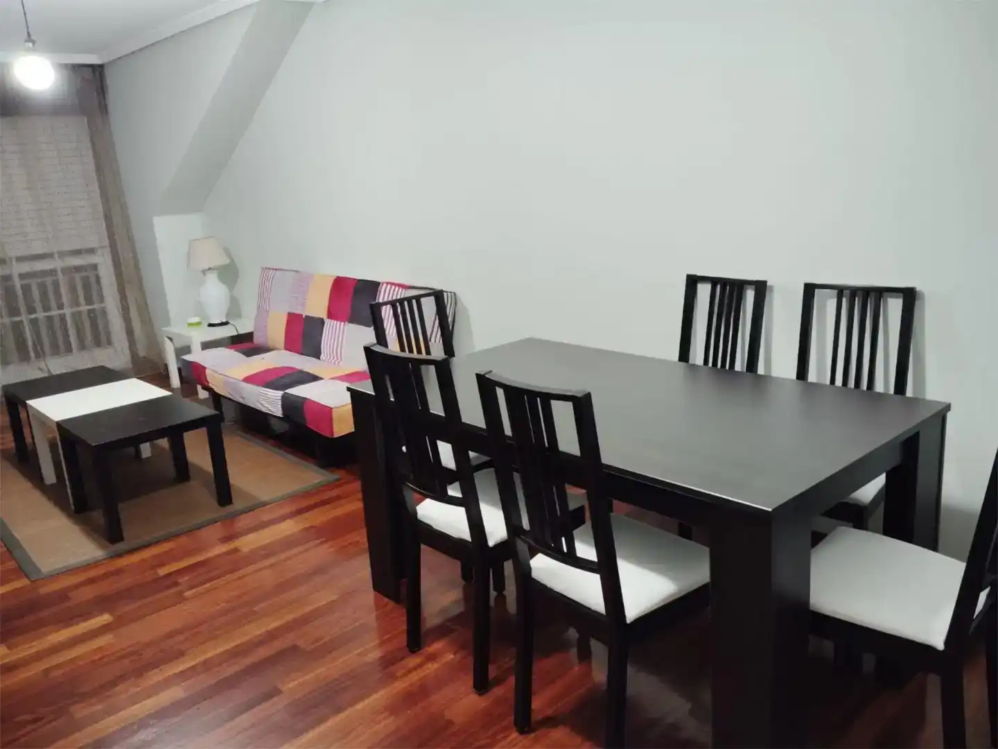 Esszimmer von Dachboden zur Miete in Pontevedra Capital  mit Parkett, Abstellraum und Möbliert