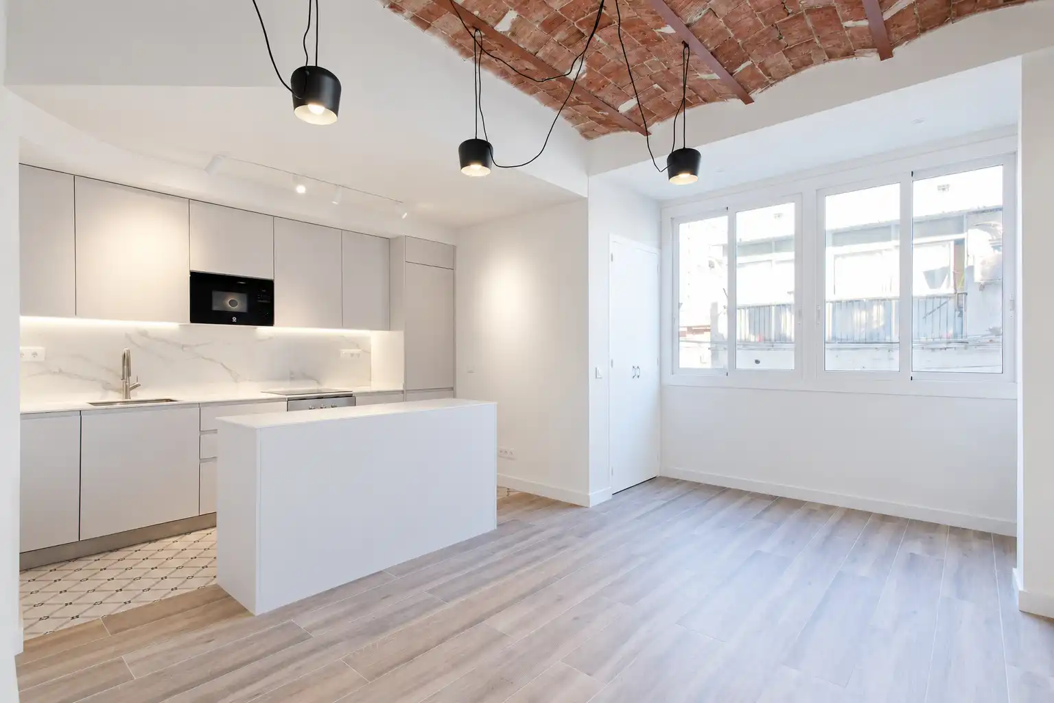 Kitchen of Flat for sale in Barcelona  with Air Conditioner, Heating and Oven