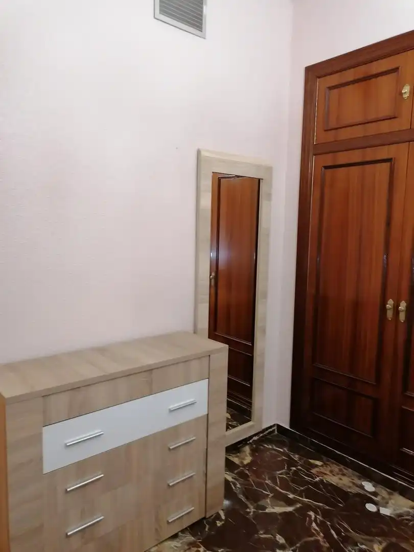 Habitación de Piso de alquiler en Jaén con Amueblado
