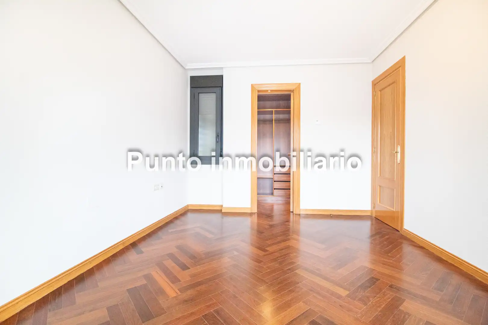 Living room of Flat for rent in Valladolid  with Heating and Parquet flooring