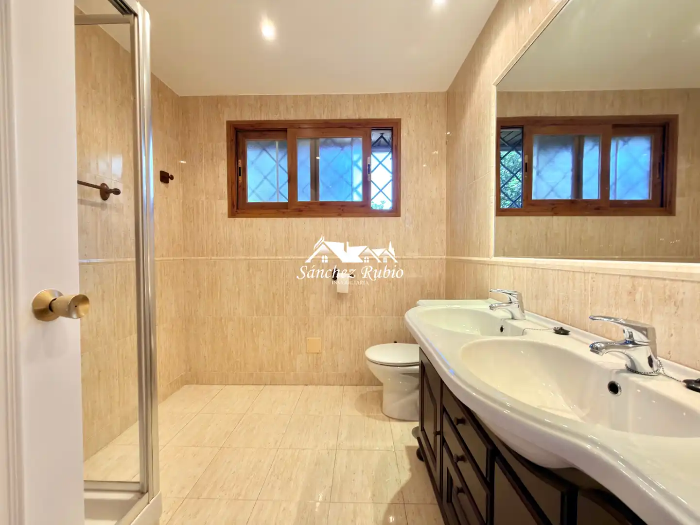 Baño de Piso de alquiler en Torrelodones con Calefacción, Parquet y Terraza