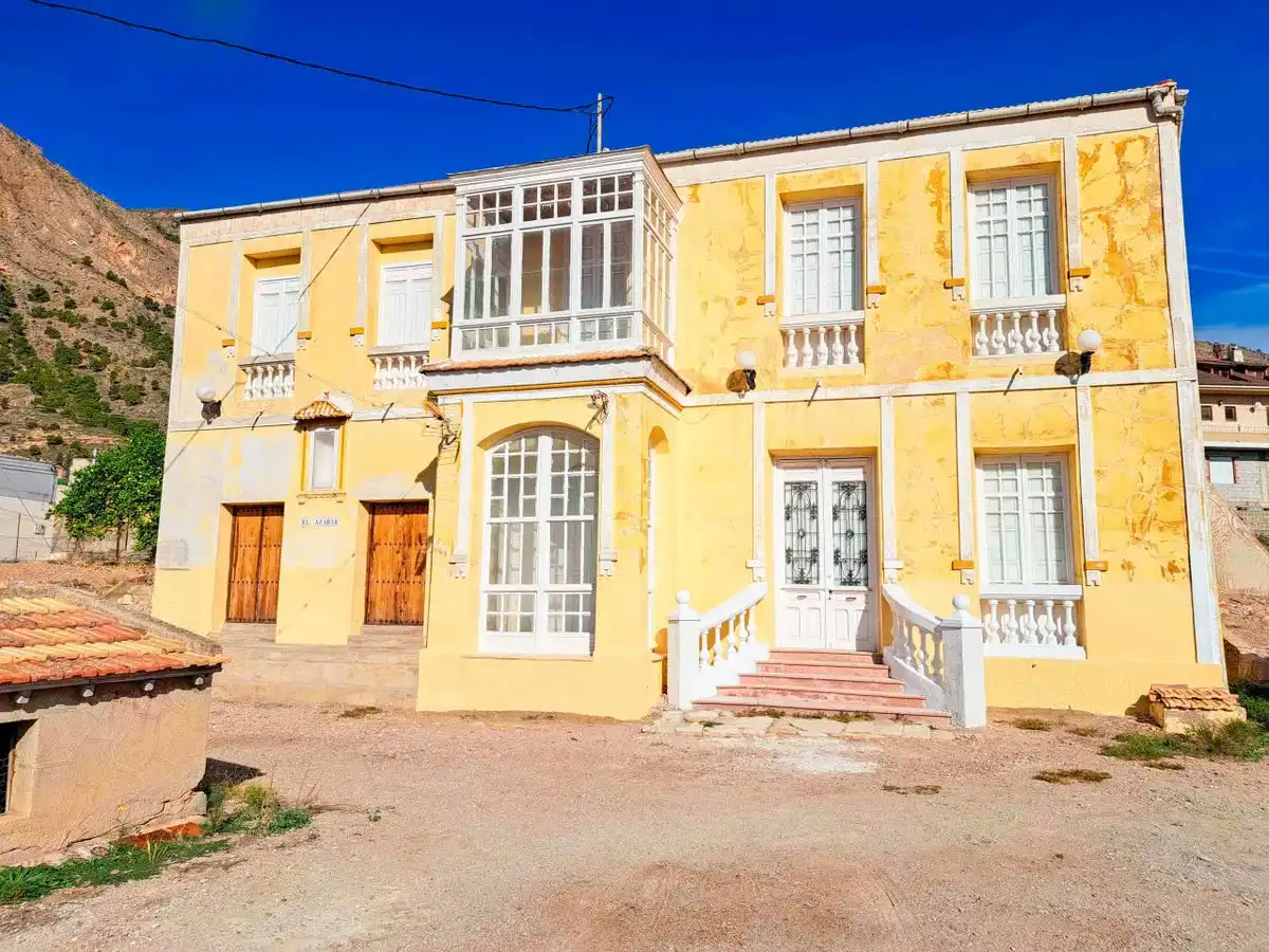 Vista exterior de Casa o xalet en venda en Orihuela amb Terrassa i Balcó