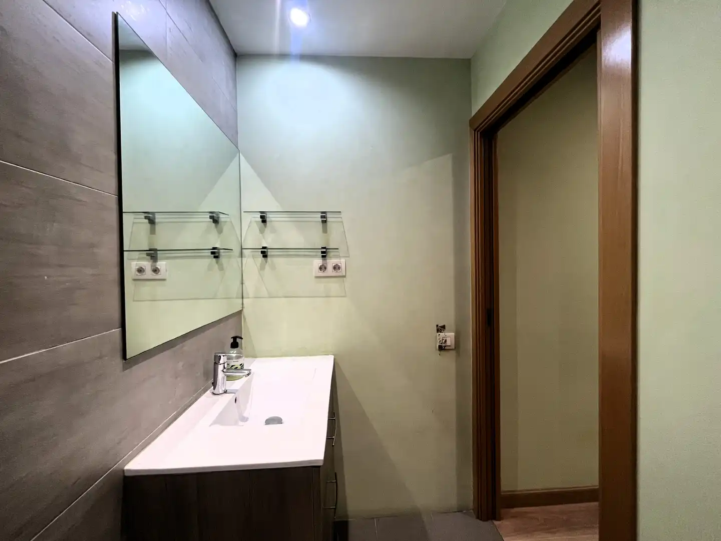 Casa adosada en venta en Carrer de les Colomeres, 84, Centre - Estació